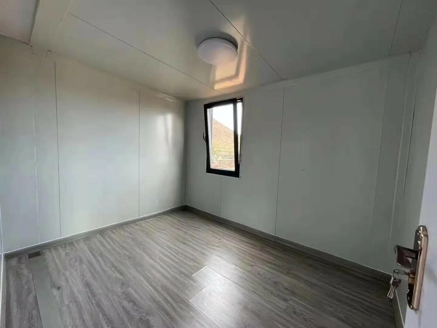 Ready House 20FT Luxury Expandable Container Home – 2-Bedroom Modern Prefab House.