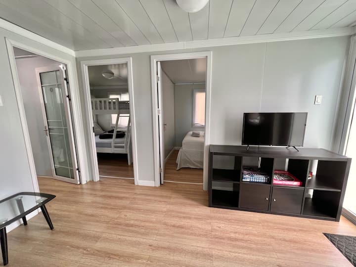 K68 Off-Grid Tiny Home With 2 Bedrooms, Kitchen & Bathroom (400 sq ft) Hawme