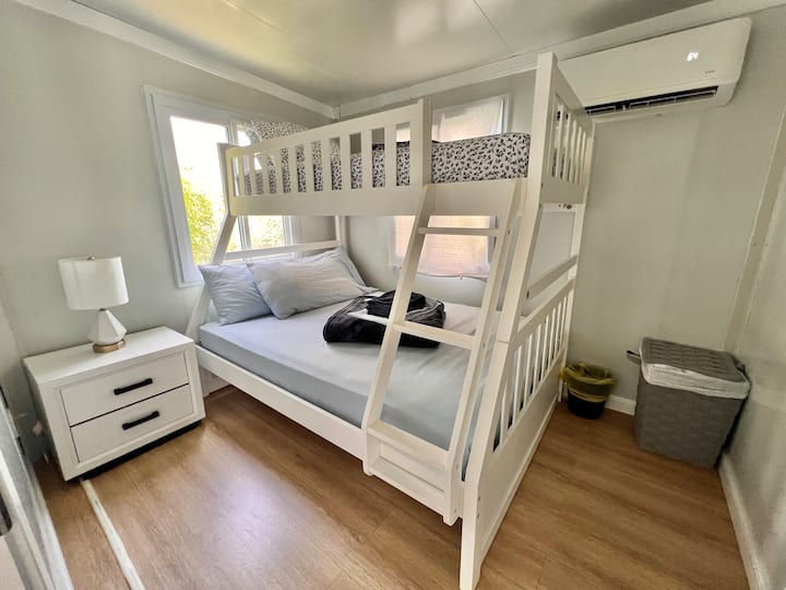 K68 Off-Grid Tiny Home With 2 Bedrooms, Kitchen & Bathroom (400 sq ft) Hawme