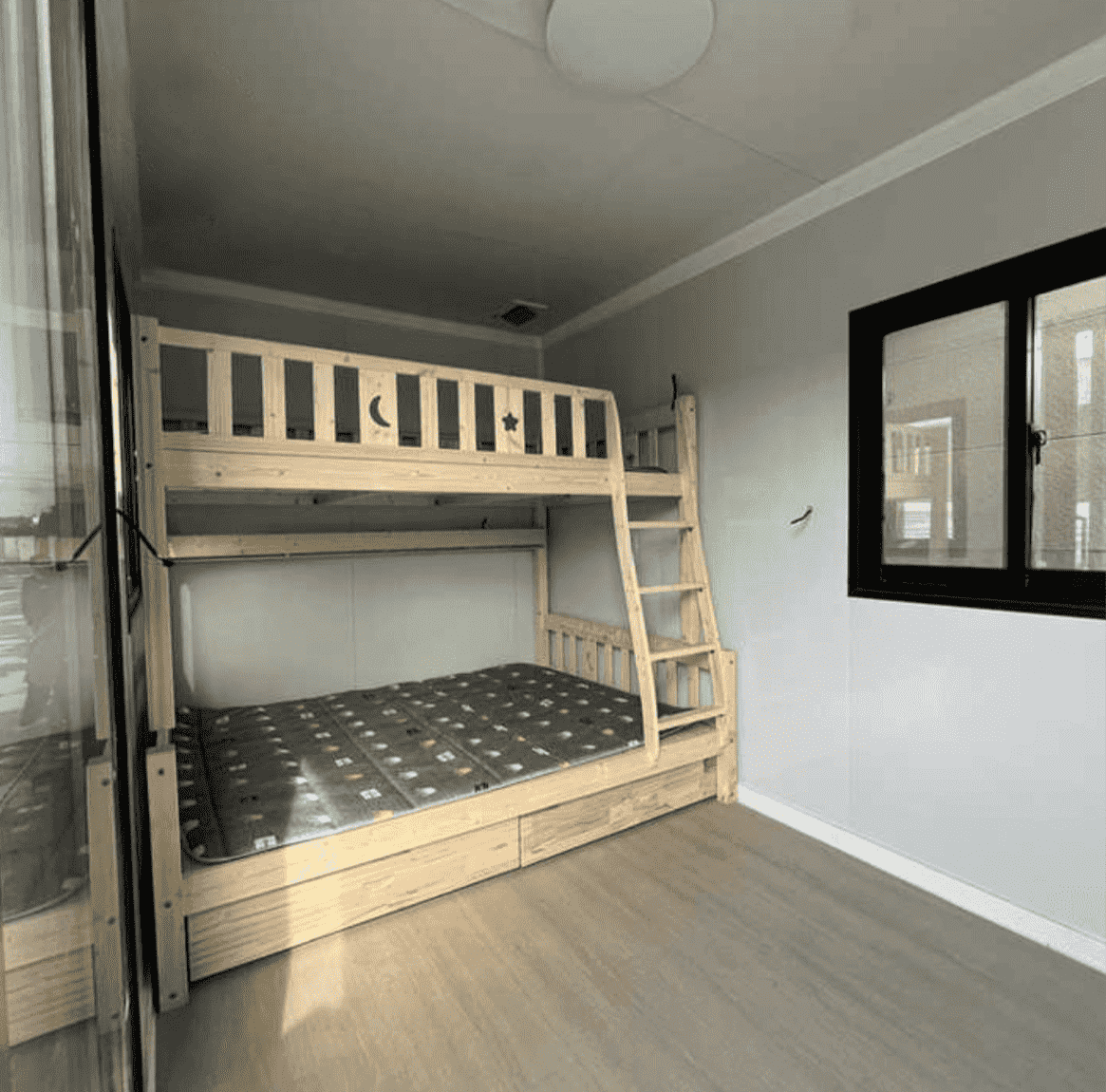FH-300 Tiny Home on Wheels (140 sq ft) Hawme
